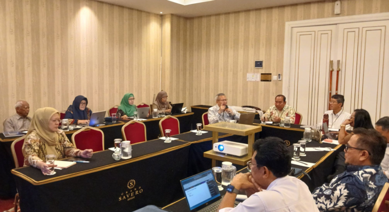 FGD Reviu dokumen dan penyusunan instrumen pengukuran indeks tingkat kematangan manajemen risiko IPB 2